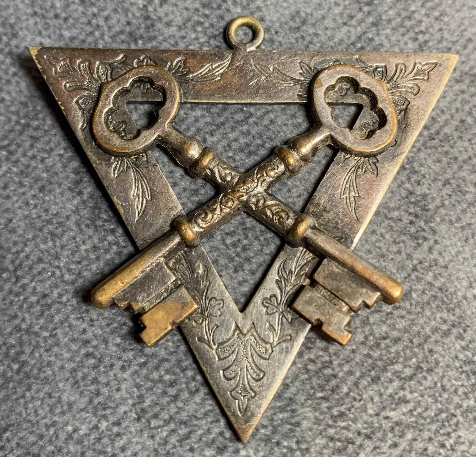 Ancien PENDENTIF MAÇONNIQUE CHEVALIERS de PYTHIE Loge Suprême 1874 SS Davis