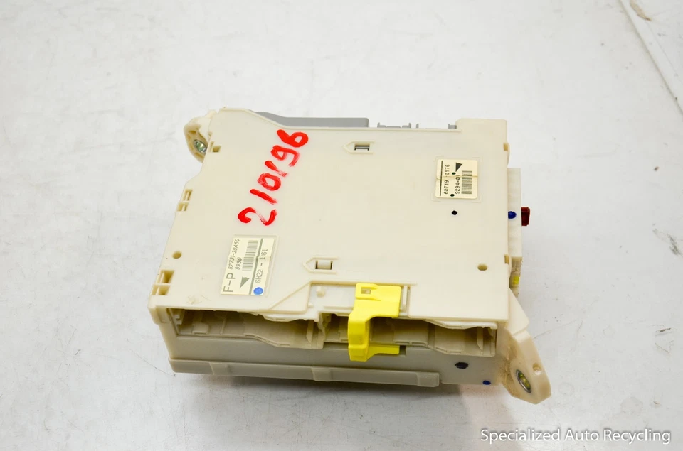 2007 LEXUS GS350 RIGHT DASH JUNCTION #82730-30A50 - Изображение 3 из 4