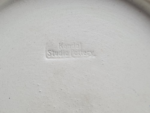 mid century Kendal Studio Pottery box - Picture 11 of 22