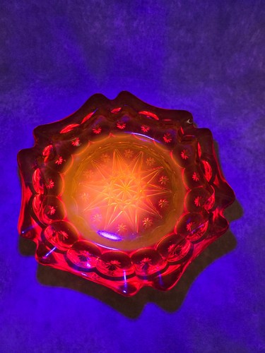Vintage L.E. Smith Amberina Moon & Stars Ashtray GLOWS 8.5" Wide