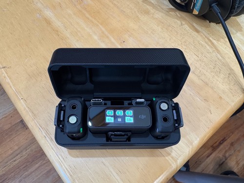 DJI Mic Wireless Lavalier Microphone System 2TX+1RX with Charging Case