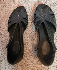 Women  s Black Solid Strappy Open-Toe Sandals with Beaded Accents