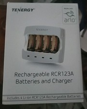 Baterías recargables de iones de litio Tenergy RCR123A 4 PIEZAS + cargador rápido de batería Arlo