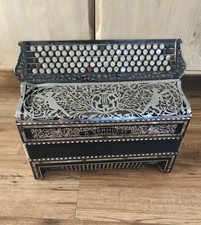Accordéon ancien A. Verhulst Dampremy – Nacre – Art Nouveau – Vendu en l’état