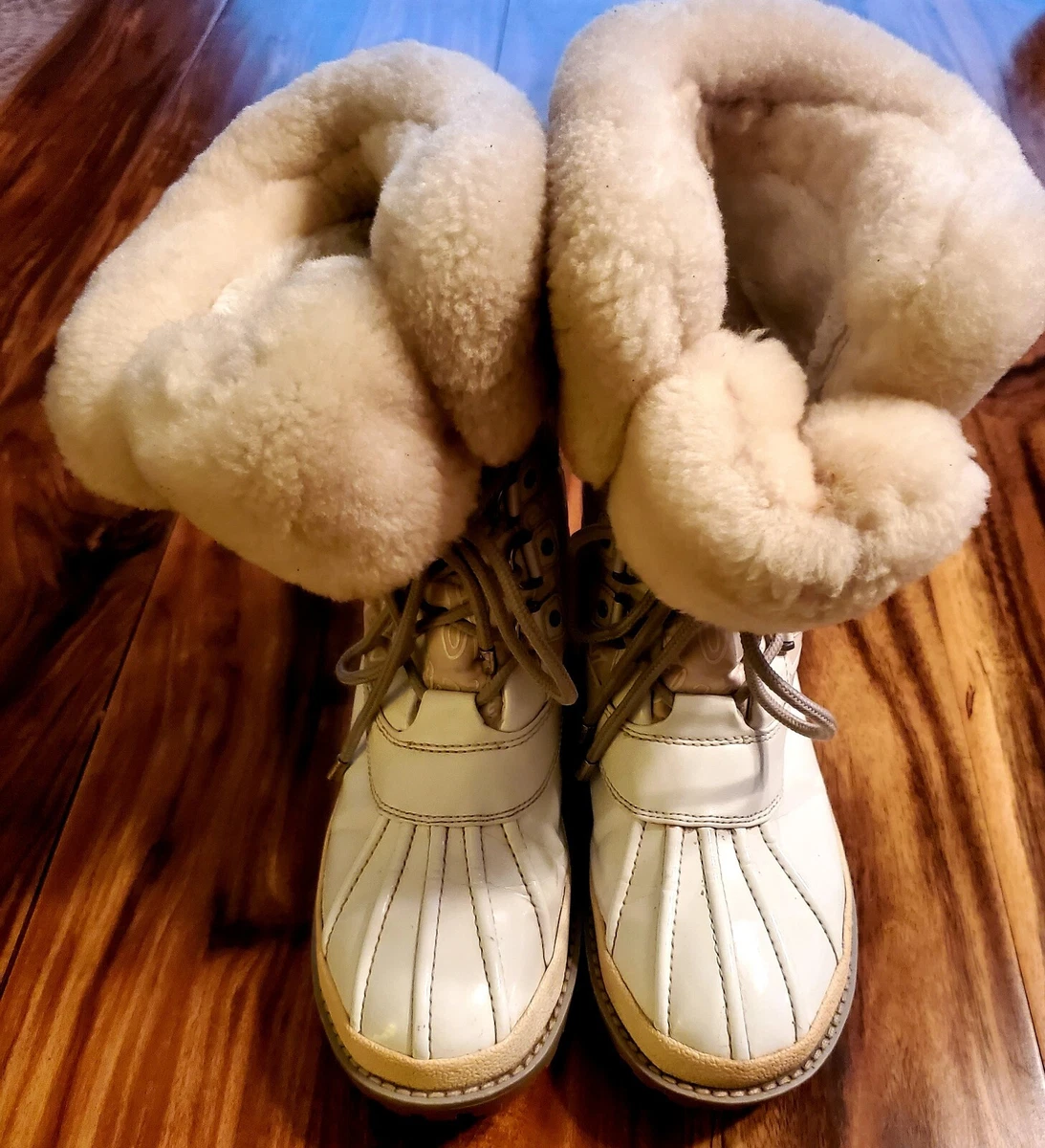 Womens Coach Leonora Discontinued White pink fur lined snow boots size 8.5 B