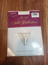 Hanes Silk Reflections Pearl Style 715 Size EF Silky Sheer Sandalfoot Pantyhose