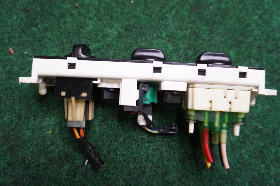 Controle CA 2011 CHRYSLER TOWN AND COUNTRY FABRICANTE DE EQUIPAMENTO ORIGINAL 55111236AF - Imagem 4 de 4