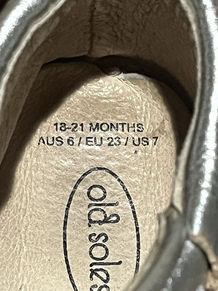 Old Soles 皮革幼儿鞋金属银色莫卡辛鞋 7 码 — 第 4/4 张图片