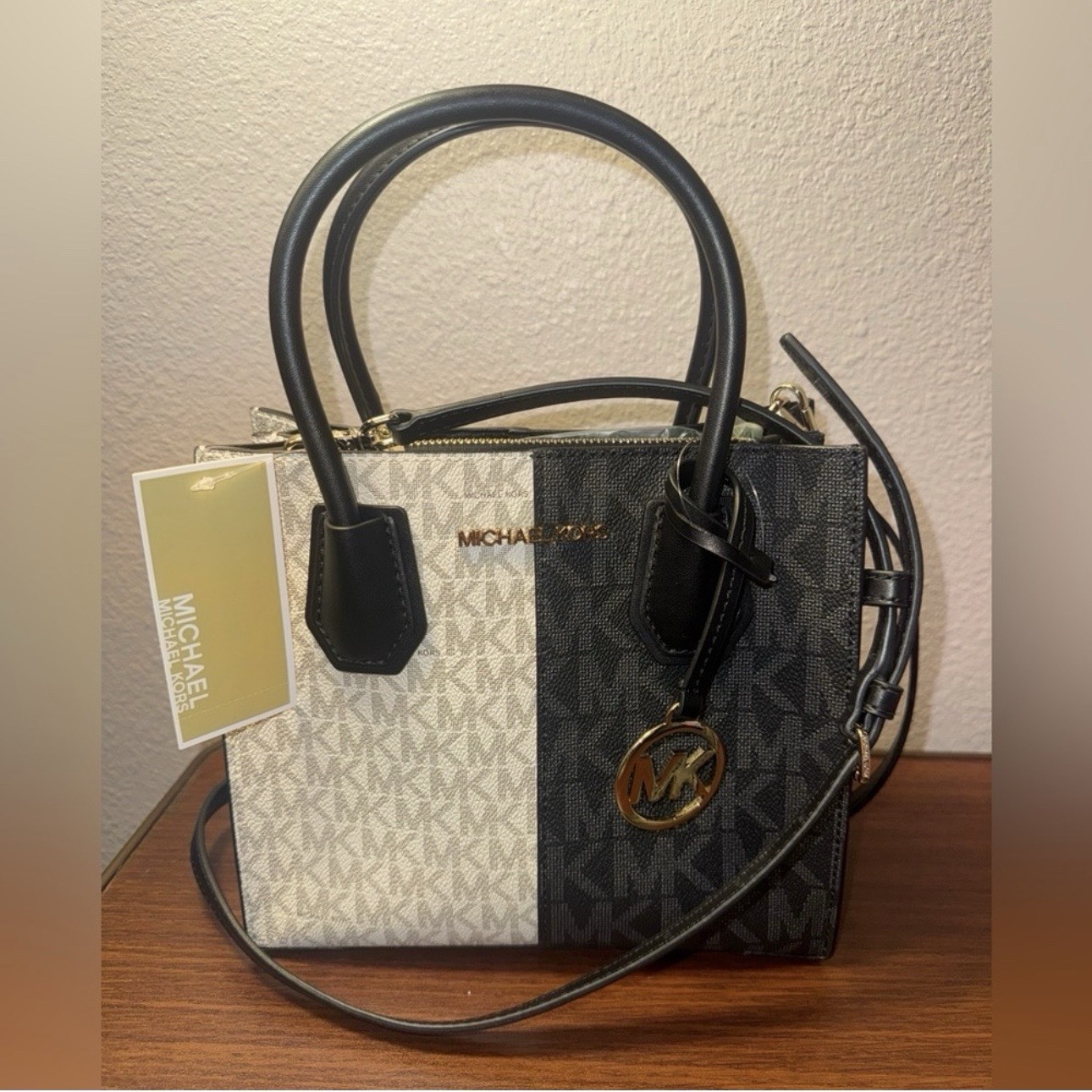 Michael Kors Purse Mercer Medium Small  Crossbody Bag. New With Tag