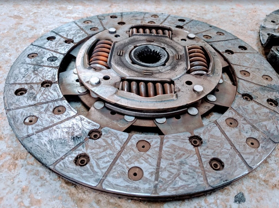 MITSUBISHI SHOGUN MK4 USED CLUTCH KIT - Image 2 of 3