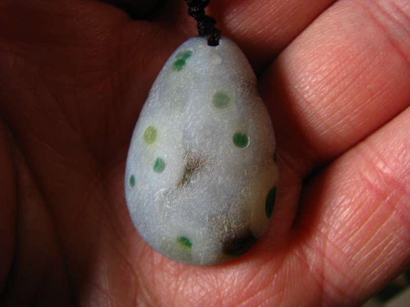GOBI AGATE NECKLACE GREEN/WHITE 1.3x.87x.54inchs GOBI DESERT MONGO #115