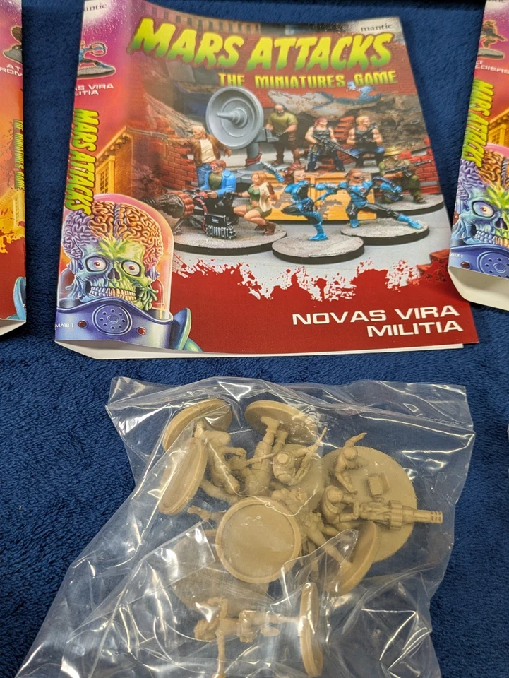 NUEVO Mars Attacks the Miniatures Game Core + 3 NUEVO Paquete de Expansiones Lote Mantic Foto 4 de 4