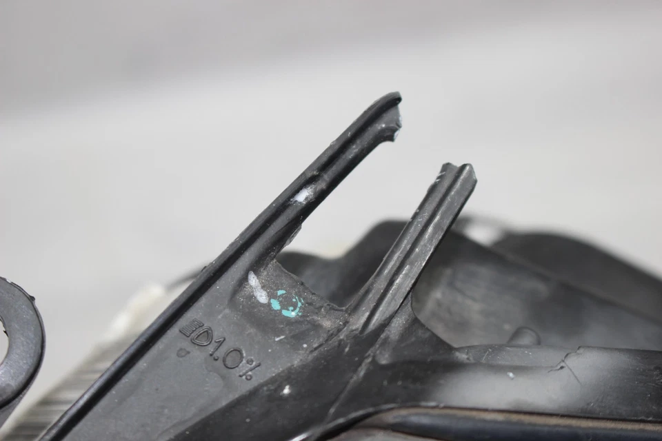 Frontscheinwerfer Links 9682673080 Halter gebrochen Citroen C3 Bj,05 - Bild 2 von 4