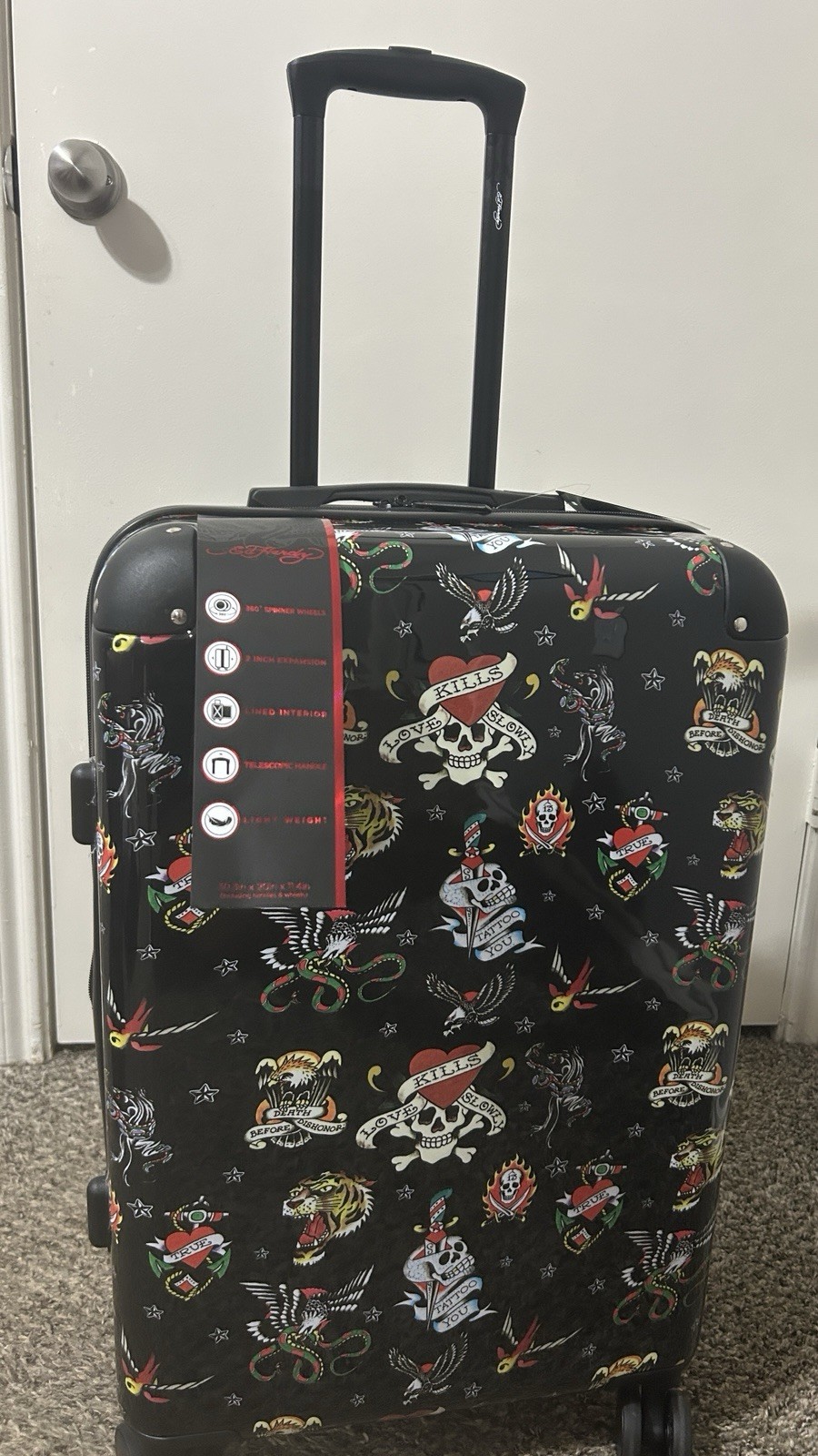 NUEVO CON ETIQUETAS ED HARDY FLASH MALETA RODANTE CON ASAS GRANDES