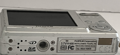 FUJIFILM【 finepix J10】シルバー 新品バッテリー付き Amazon | FUJIFILM デジタルカメラ FinePix(ファインピックス) J10 FX