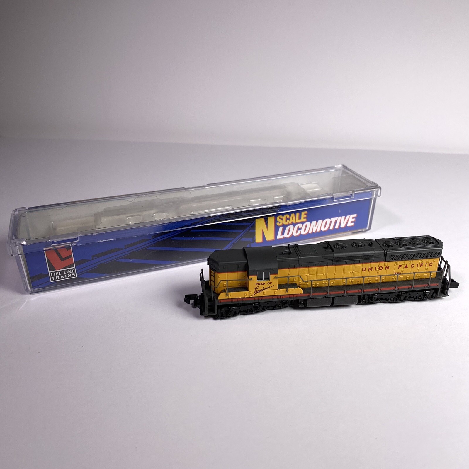lifelike trains n scale