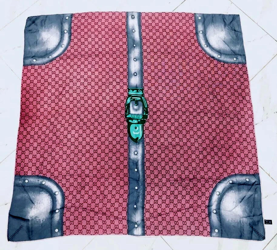 Foulard carré Gucci rouge vintage rare