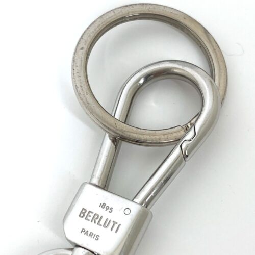 Berluti calligraphy Logo Shoehorn Bag Charm Key Holder Leather / Metal Black - Foto 12 di 13