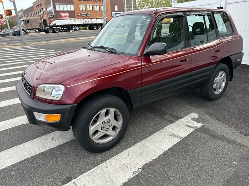 1999 Toyota RAV4 - Picture 2 of 26