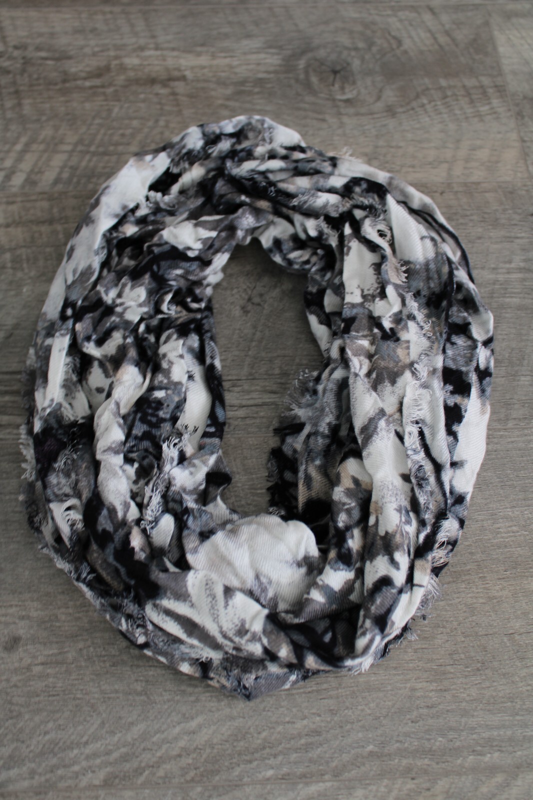Apt 9 Infinity Loop Accent Scarf Abstract Tan Off… - image 9