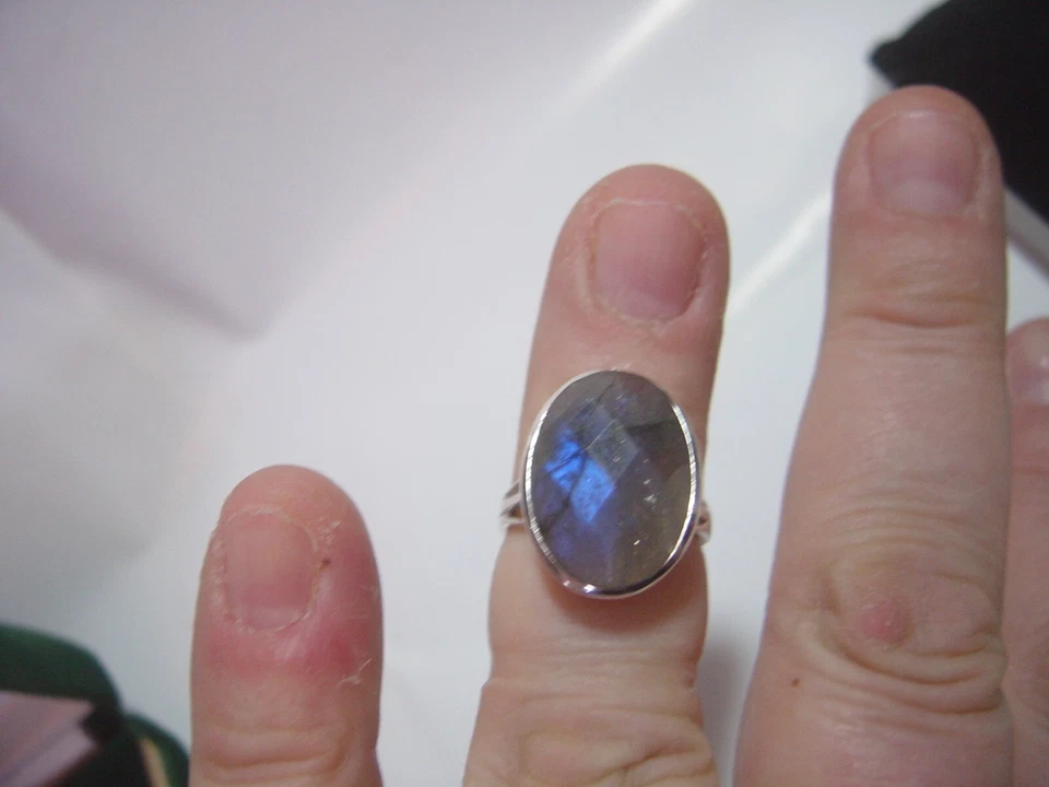 ВИНТАЖНОЕ БОЛЬШОЕ КОЛЬЦО ИЗ ЧИСТОГО СЕРЕБРА — ПРЕВОСХОДНЫЙ РАДУЖНЫЙ ЛАБРАДОРИТ — ВЫСОКОЕ КАЧЕСТВО — РАЗМЕР L - Изображение 2 из 4