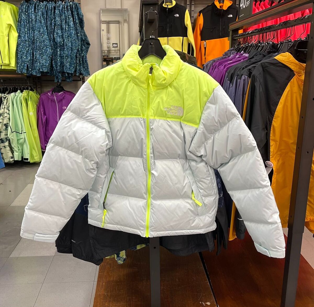 The North Face Mens 1996 Retro nuptse jacket 700 down The North Face Mens 1996 Retro nuptse jacket 700 down