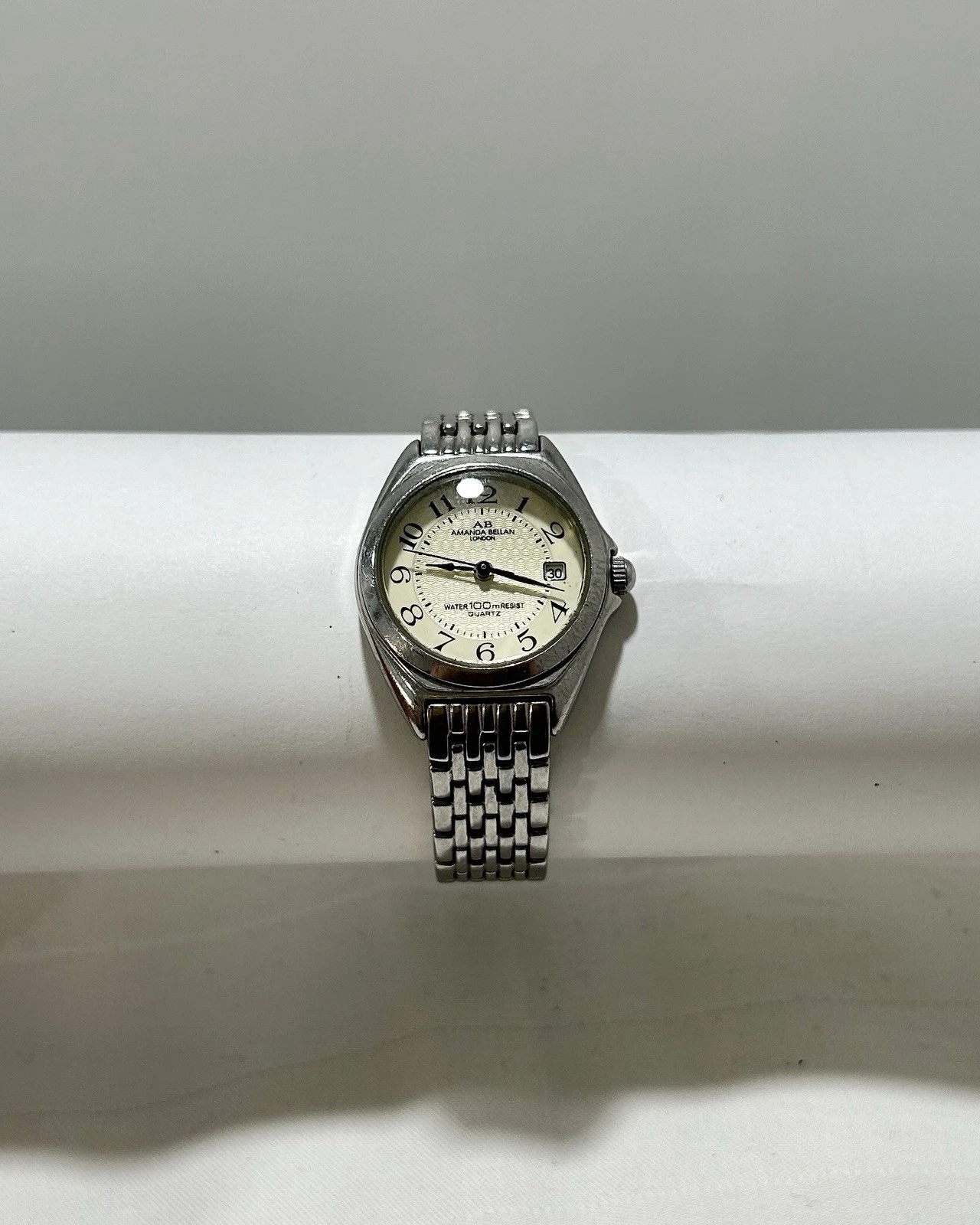 AMANDA BELLAN Silver Tone White Dial Analog Women Vintage Watch W58 *TICKING