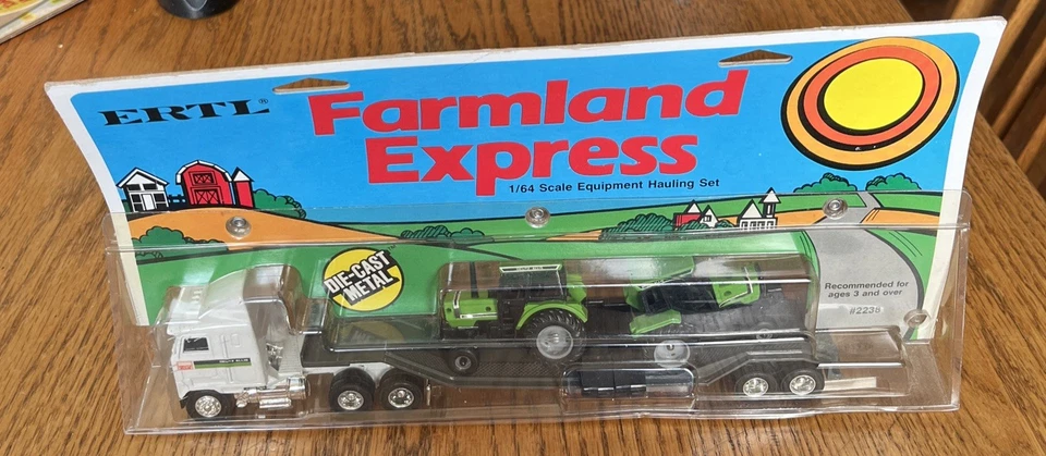 Ertl 1/64 Scale Farmland Express Equipment Hauling Set Deutz-Allis #2238 - Image 3 of 4