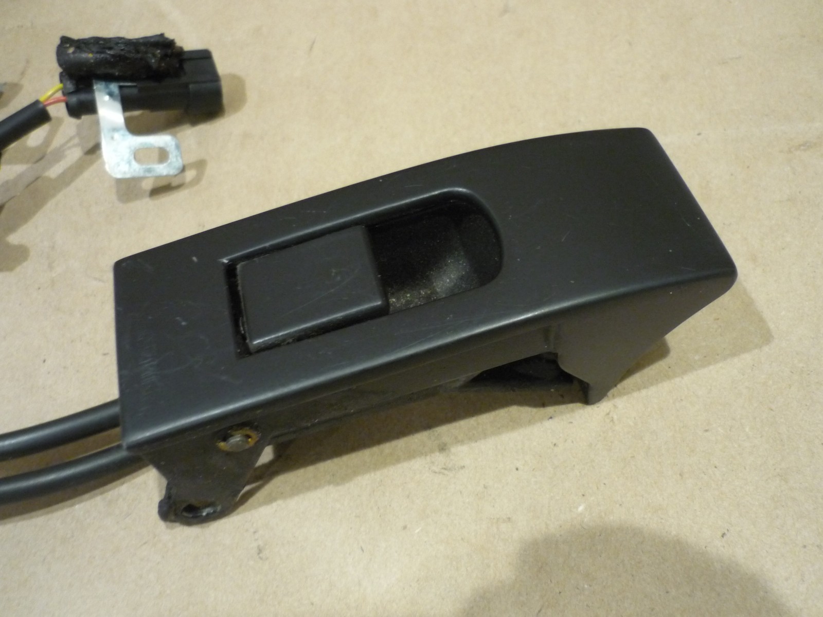 Ferrari 430 - RH Interior Door Release Handle -  P/N 67839300