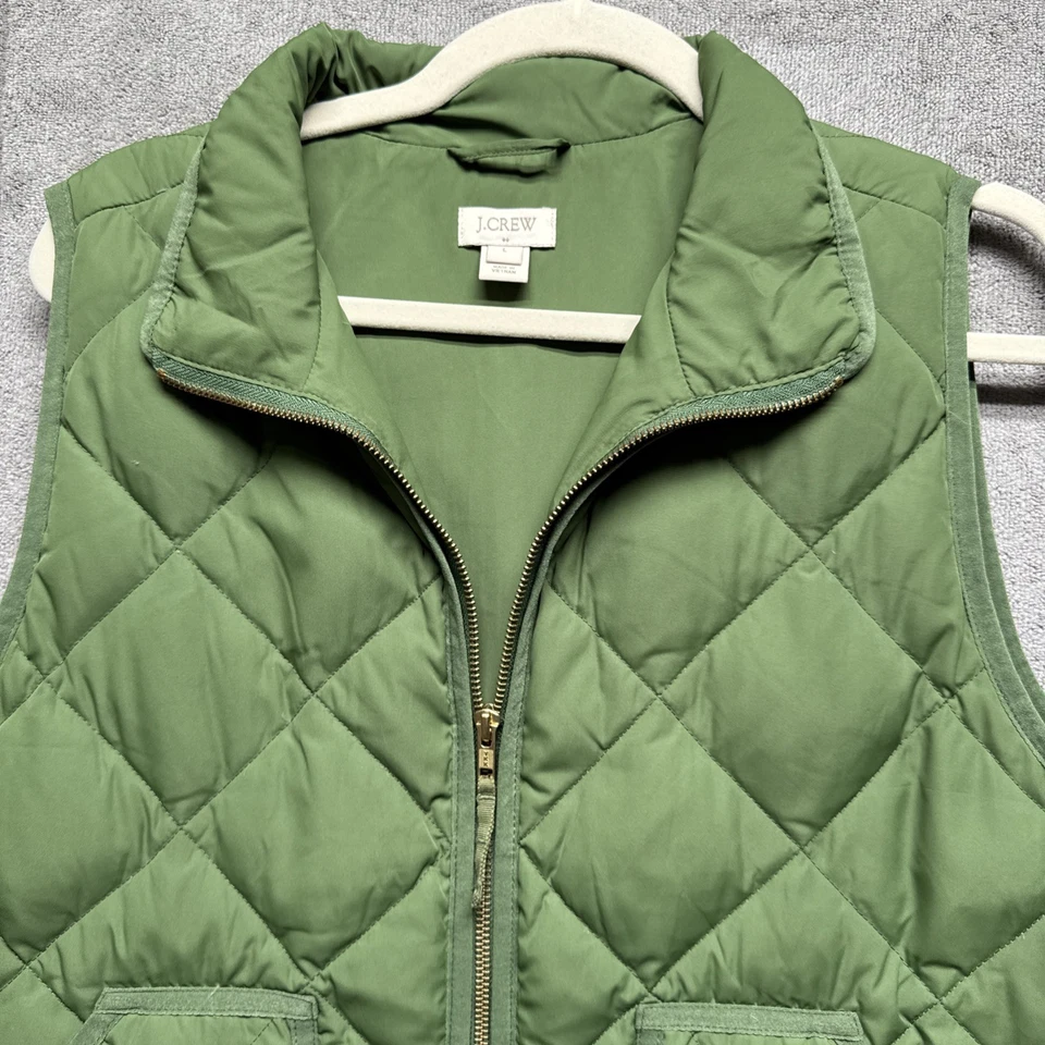 Chaleco acolchado J Crew para mujer L verde oliva acolchado cremallera completa granola preppy Foto 2 de 4