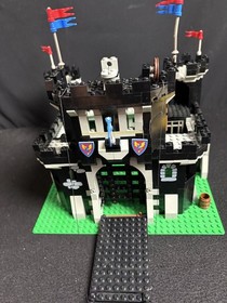 Lego 6085 Castle Black Knights Black Monarch's Castle Knights Knights Castle 1988 P2