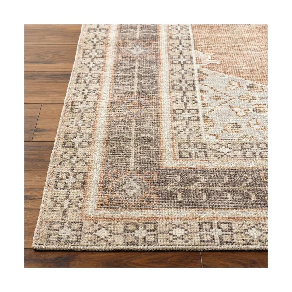 Livabliss x Becki Owens Lila 奖章小地毯,6 英尺 7 英寸 x 9 英寸,棕褐色 6 英尺 7 英寸 x 9 英尺 — 第 3/4 张图片