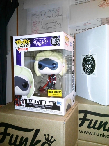 Funko Pop *DBL Boxed* HARLEY QUINN 895 *NEW* MINT Hot Topic Excl. Gotham Knights