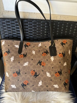 Nwt Coach City Tote In Signature Canvas With Halloween 2024 new    Cw450 Cat