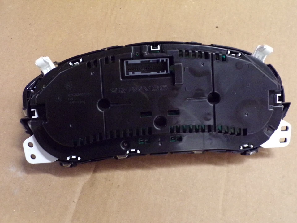 2007 suzuki sx4 instrument cluster speedometer - Image 4 of 4
