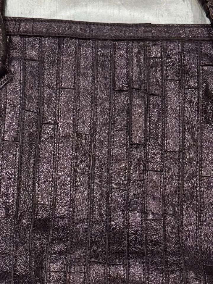 Cartera de mujer Amerileather negra grande bolso de hombro forrado bolsillos interiores cremallera superior Foto 3 de 4