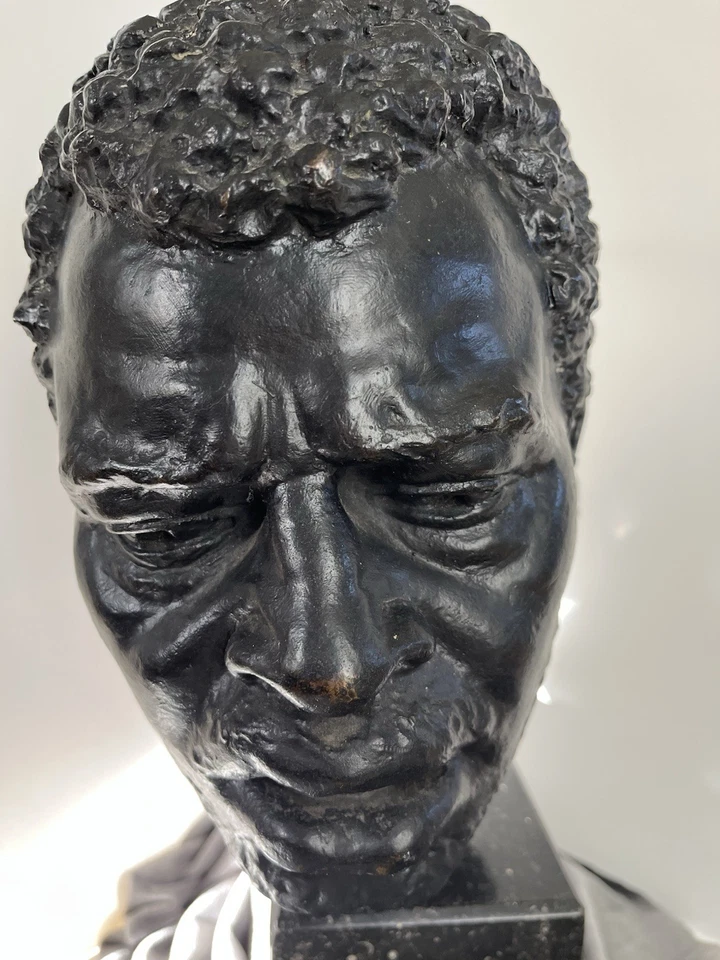 Escultura de bronze 1881 Cabeza de Esclavo Francisco Cafferatta - Itália/Argentina - Imagem 3 de 4