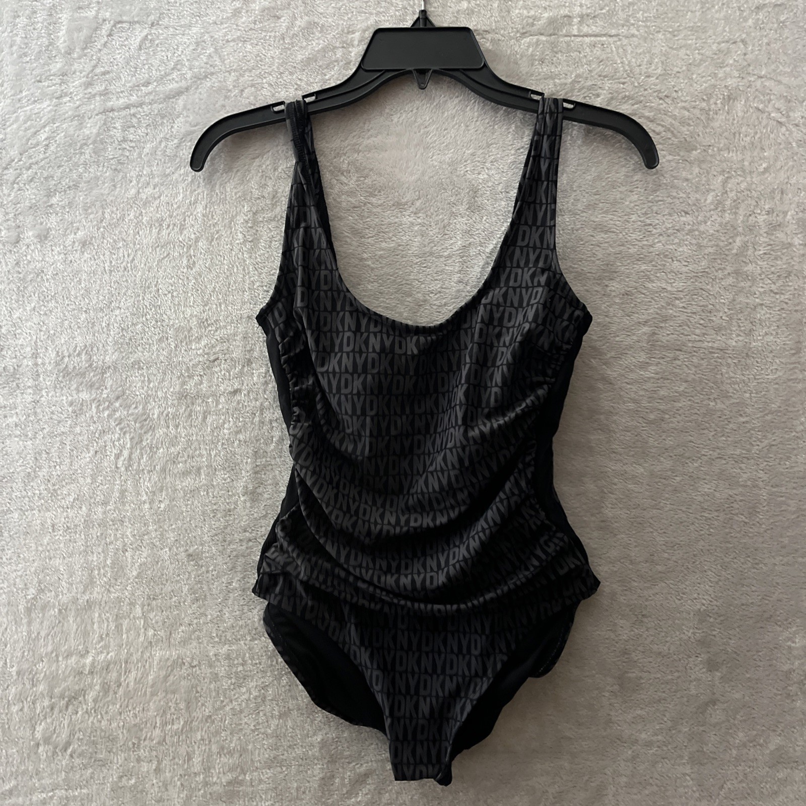 DKNY Womans One Piece Bathing Suit Black 6 Geometric Sleevel