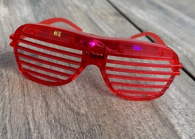 Lunettes fantaisie - déguisement - Rouge - Avec leds - Neuf - Photo 1/4