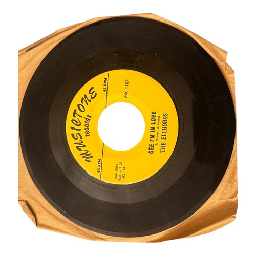Vintage The Elchords Gee I'm In Love Peppermint Stick 45 RPM Vinyl MusicTone 195 - Picture 2 of 3