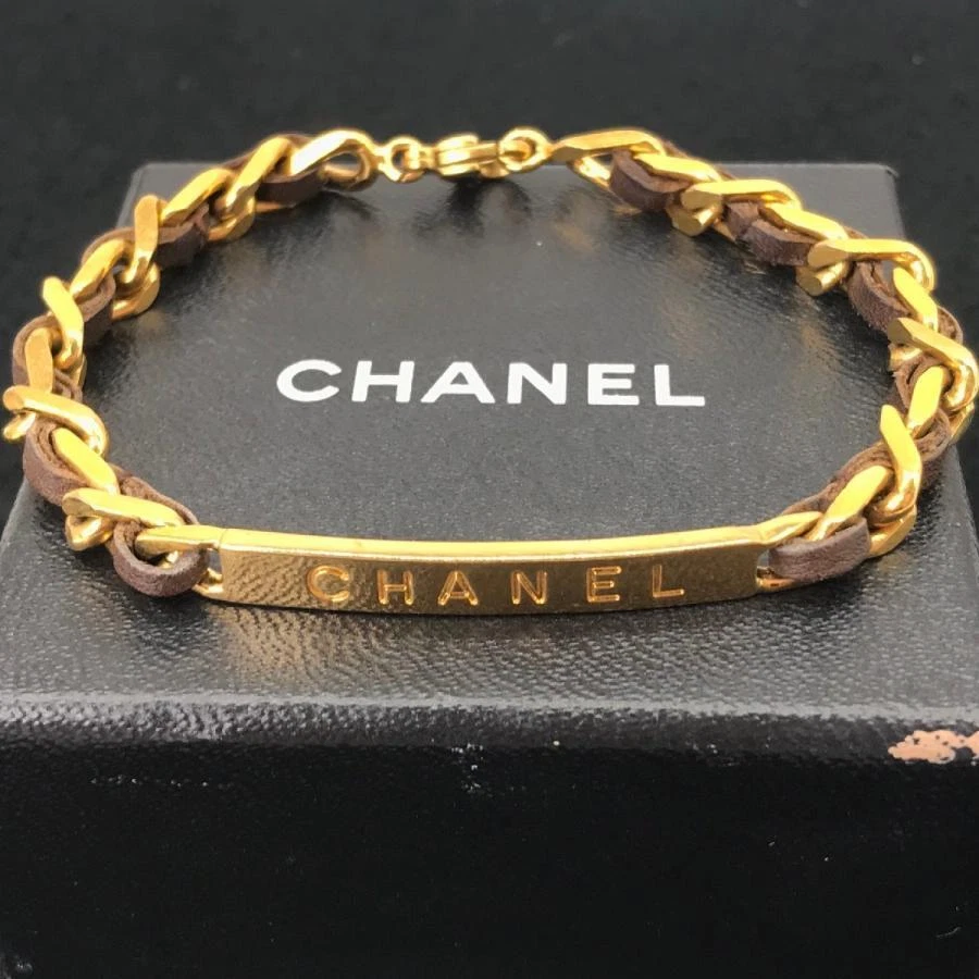 Chanel CC Turnlock Chain Cuff Bracelet Leather with Metal Wide Gold 1447233 #48 Chanel CC Turnlock Chain Cuff Bracelet Leather with Metal Wide Gold 1447233