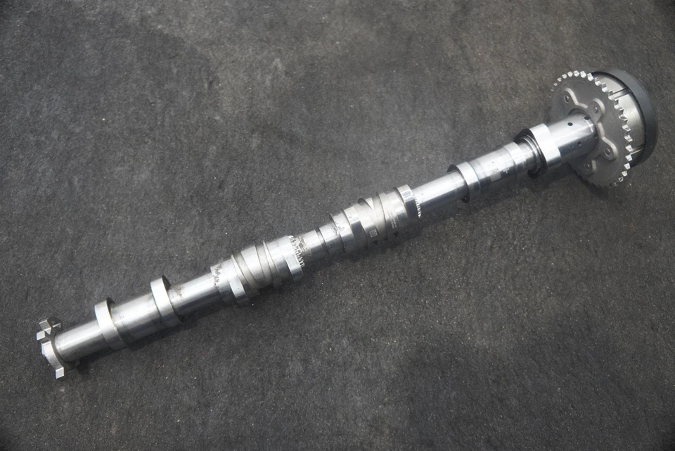 Unidad ajustadora de salida del árbol de levas de culata del motor 6M109088K Lamborghini Urus S Foto 2 de 4