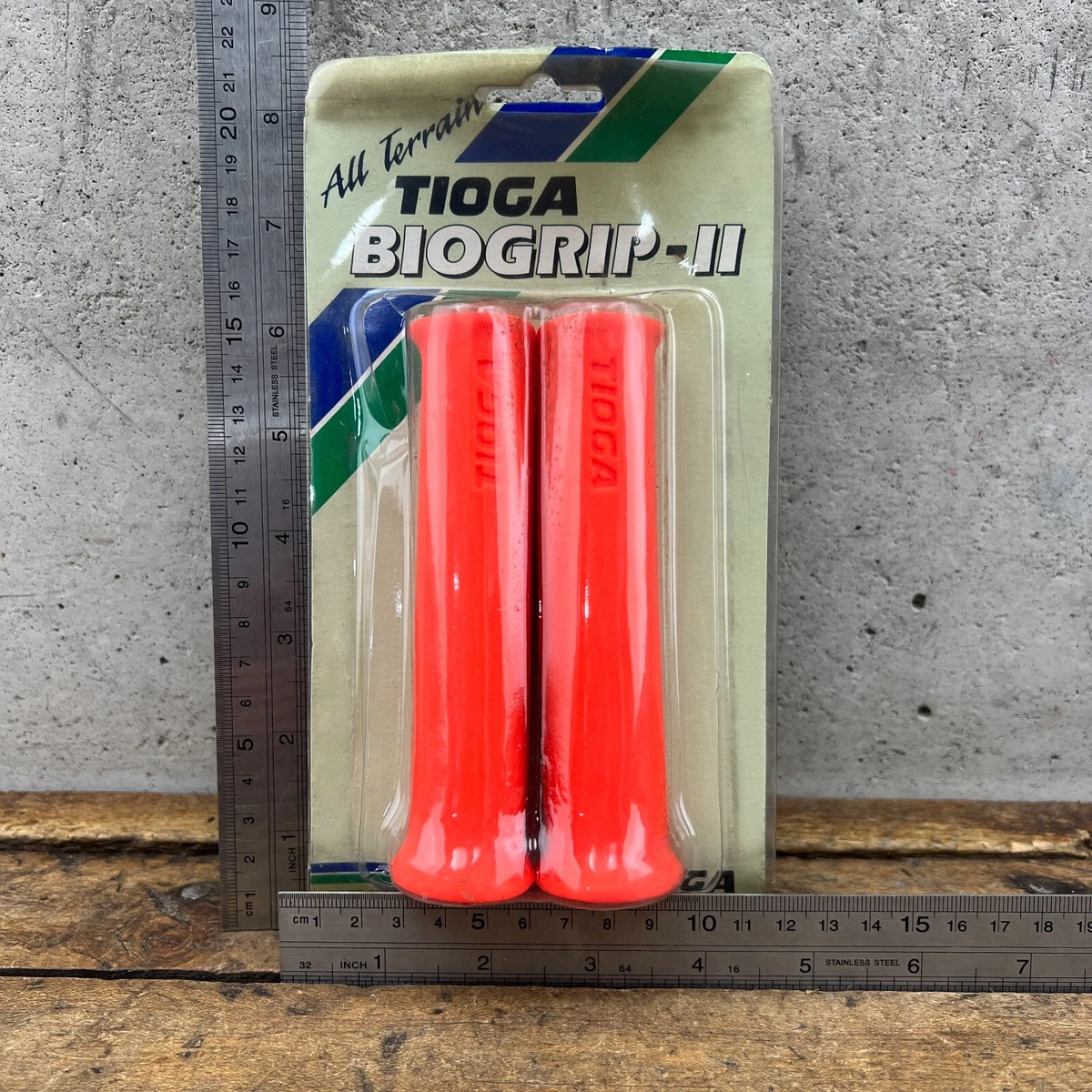 Vintage Tioga Mountain Grips Biogrip II MTB BMX All Terrain Blaze Orange NOS