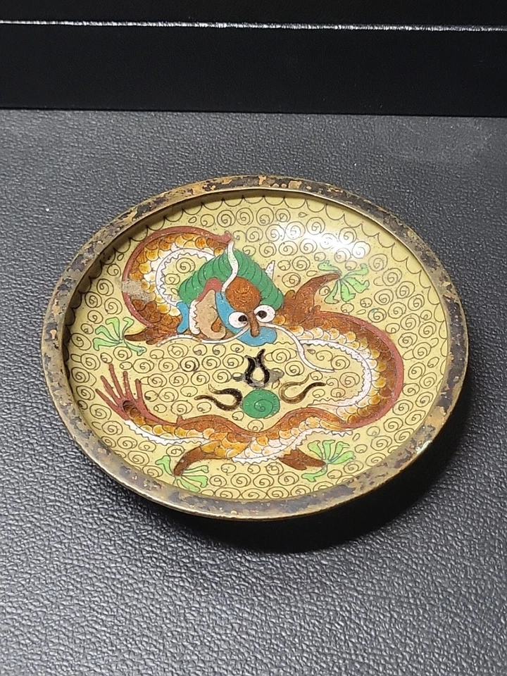 Cloisonne chino del siglo XIX sobre dragón de bronce centro de mesa plato de baratija raro  Foto 3 de 4
