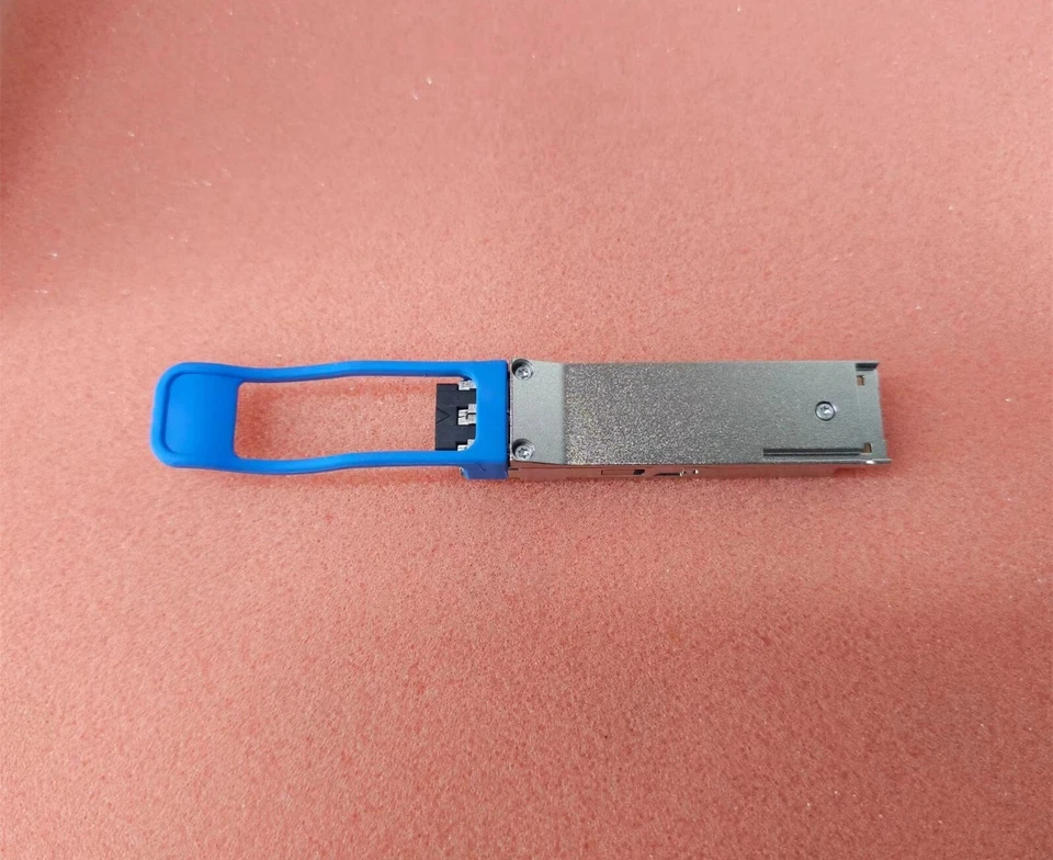 Extreme Networks AA1404001-E6 40G QSFP+ LR4 1310nm 10km Optical Transceivers - Image 2 of 3