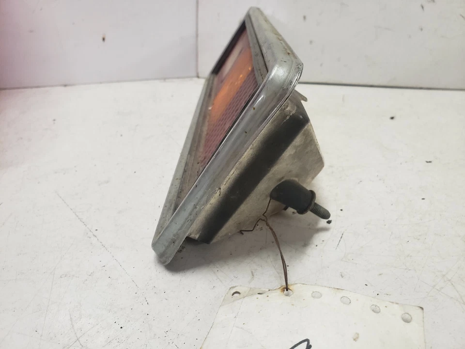 Luz trasera derecha Chevrolet Chevette 1976 Foto 3 de 4