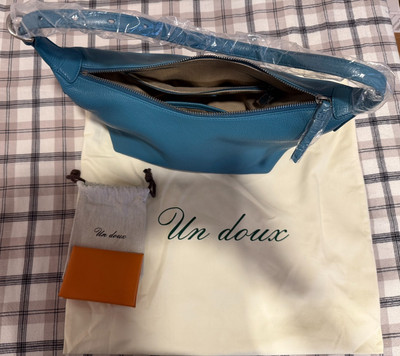 un doux women's shoulder bag combo size 11'' X 7''