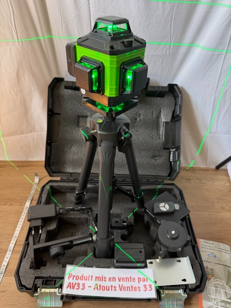 Niveau laser vert 360 4D trépied 110 cm malette double batterie