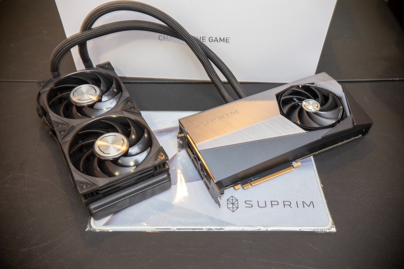 MSI GeForce RTX 4090 MSI Suprim Liquid X - Excellent Condition