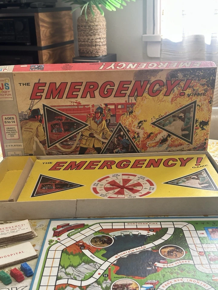 THE EMERGENCY GAME Vintage 1974 The Emergency Game Board Game Complete - Image 2 of 4